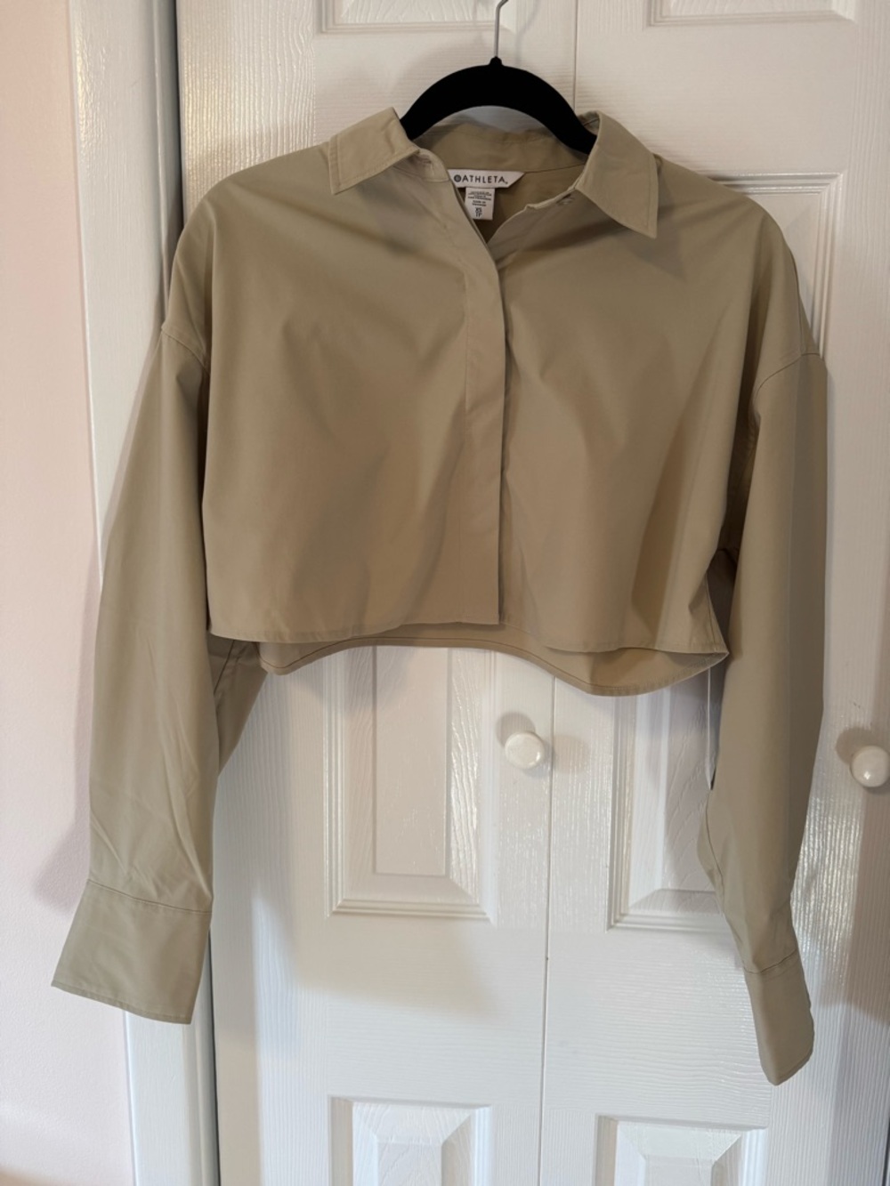 Athleta Midday Ultra Cropped Shirt XS – Beige/Tan NWT